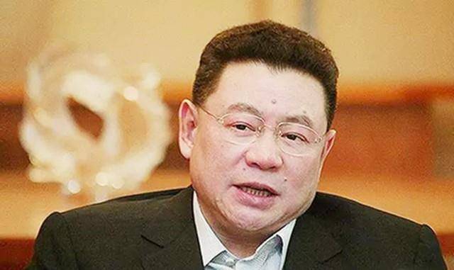为了躲避税收，他关闭了中国300家公司