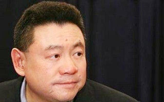 为了躲避税收，他关闭了中国300家公司