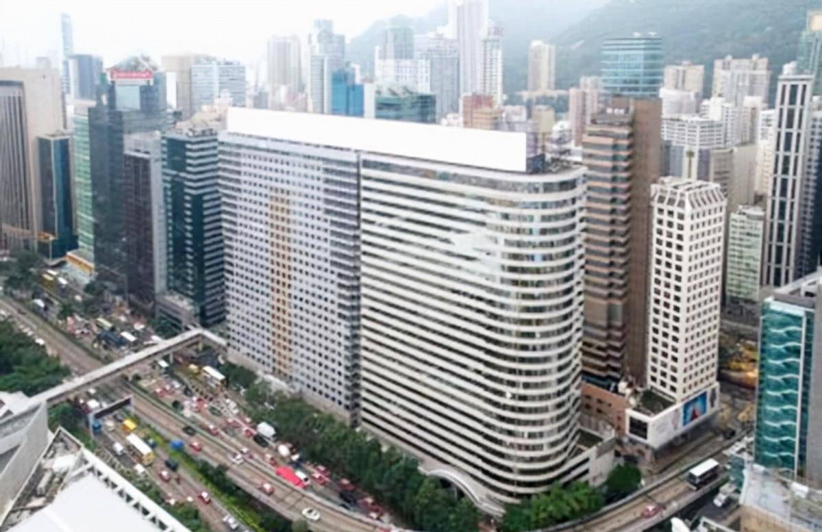 为了躲避税收，他关闭了中国300家公司