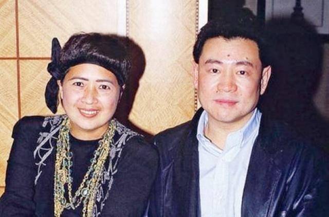 为了躲避税收，他关闭了中国300家公司