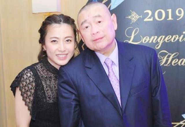 为了躲避税收，他关闭了中国300家公司