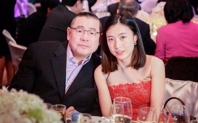 为了躲避税收，他关闭了中国300家公司
