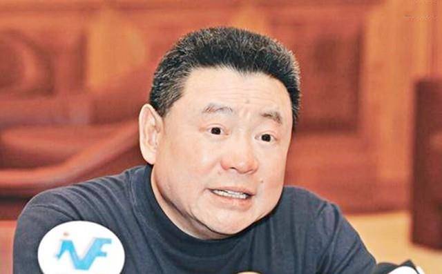 为了躲避税收，他关闭了中国300家公司