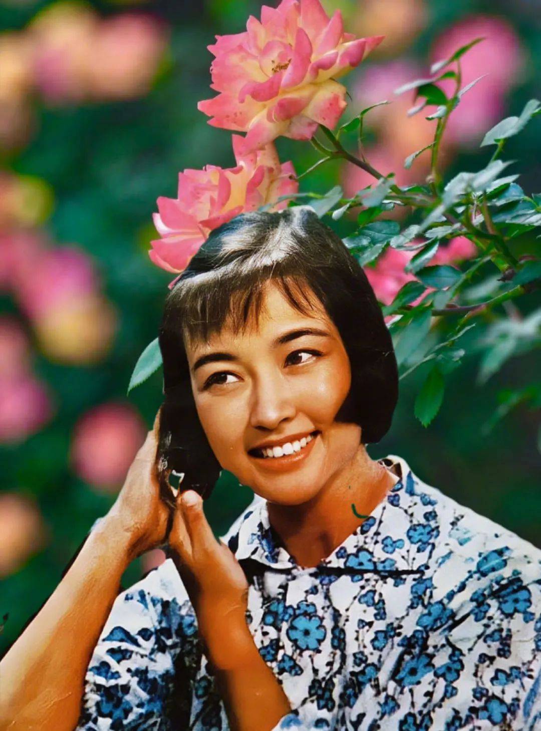 74岁收获跨代粉丝，刘晓庆终于活成“精神女帝”