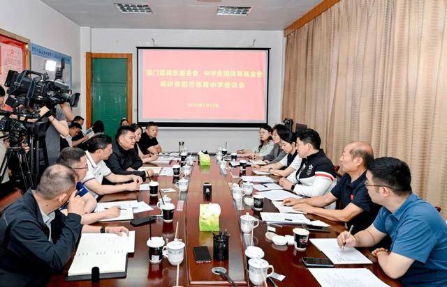 贵阳市市长，与霍启刚、彭维勇、郭晶晶座谈